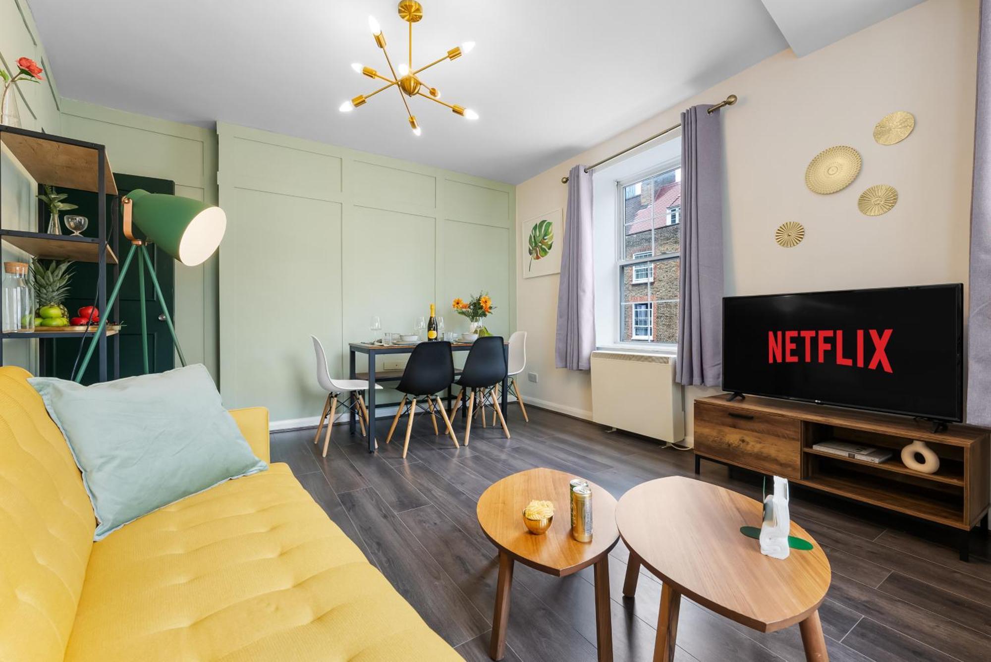 Chic 2 Bedroom Apartment Near Liverpool Street By Gold Stays London Bagian luar foto