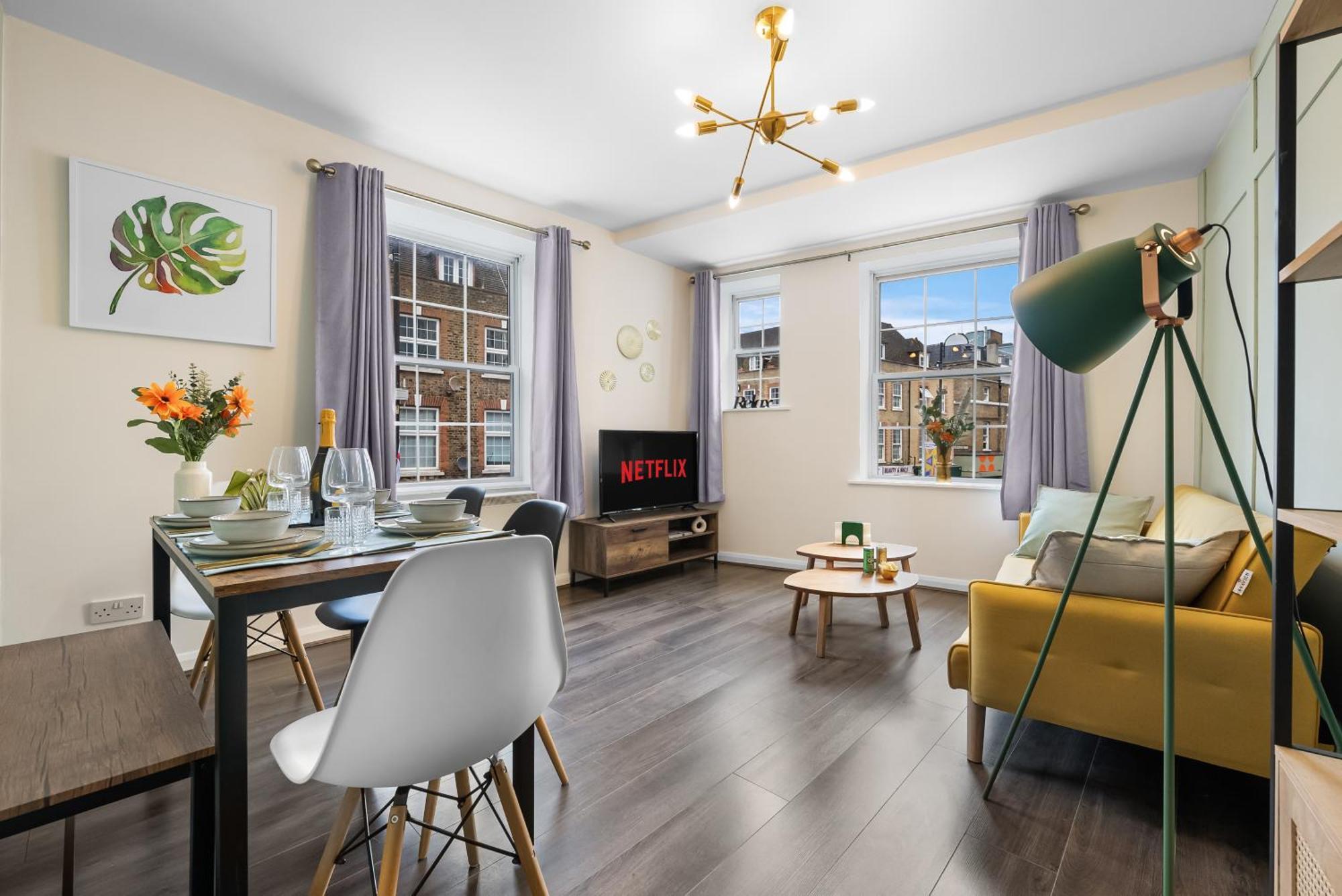 Chic 2 Bedroom Apartment Near Liverpool Street By Gold Stays London Bagian luar foto