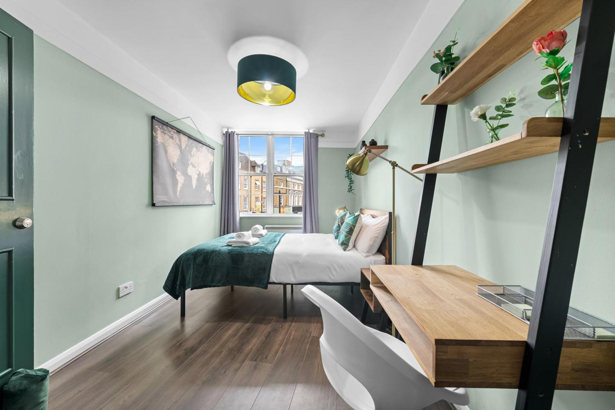 Chic 2 Bedroom Apartment Near Liverpool Street By Gold Stays London Bagian luar foto