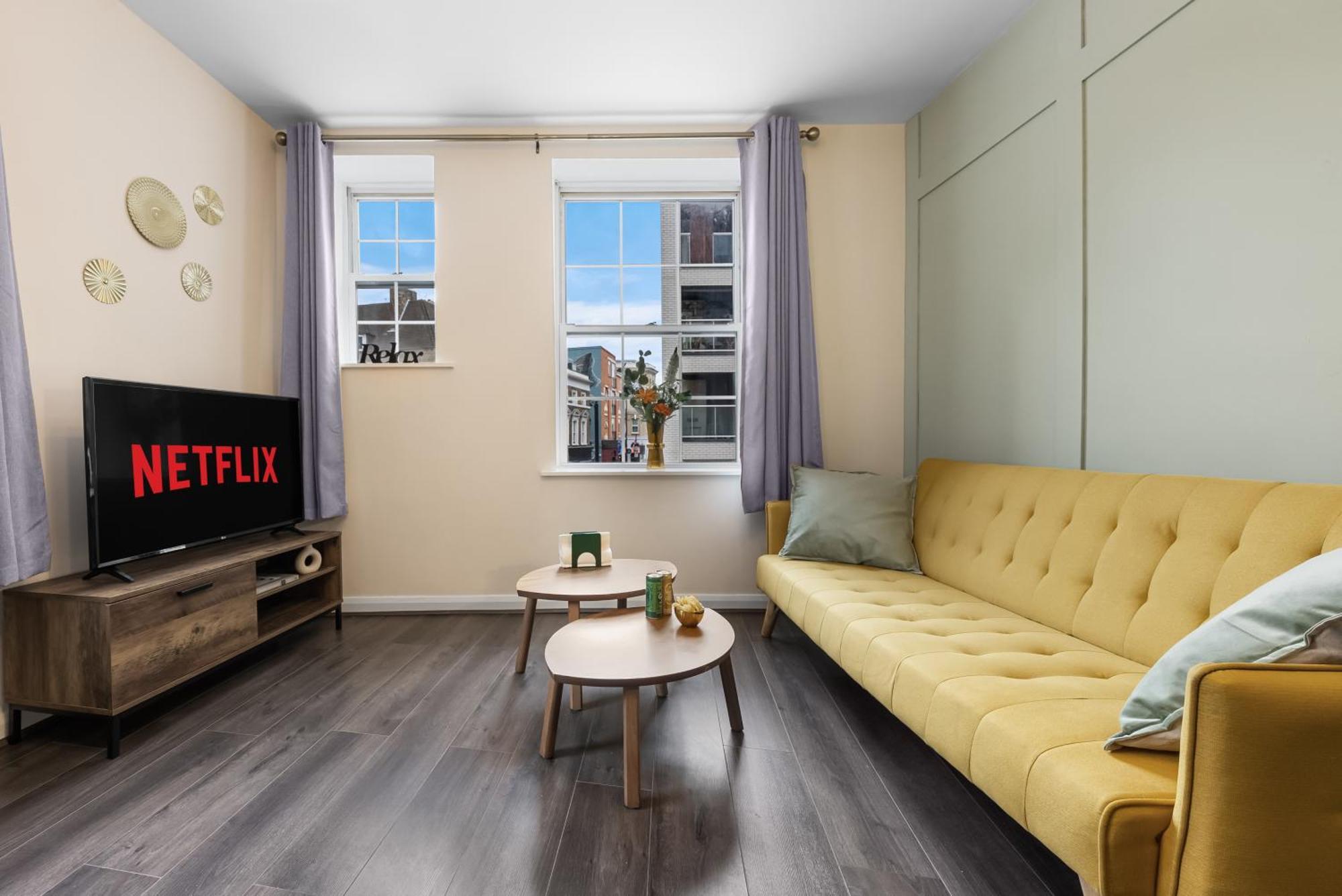 Chic 2 Bedroom Apartment Near Liverpool Street By Gold Stays London Bagian luar foto