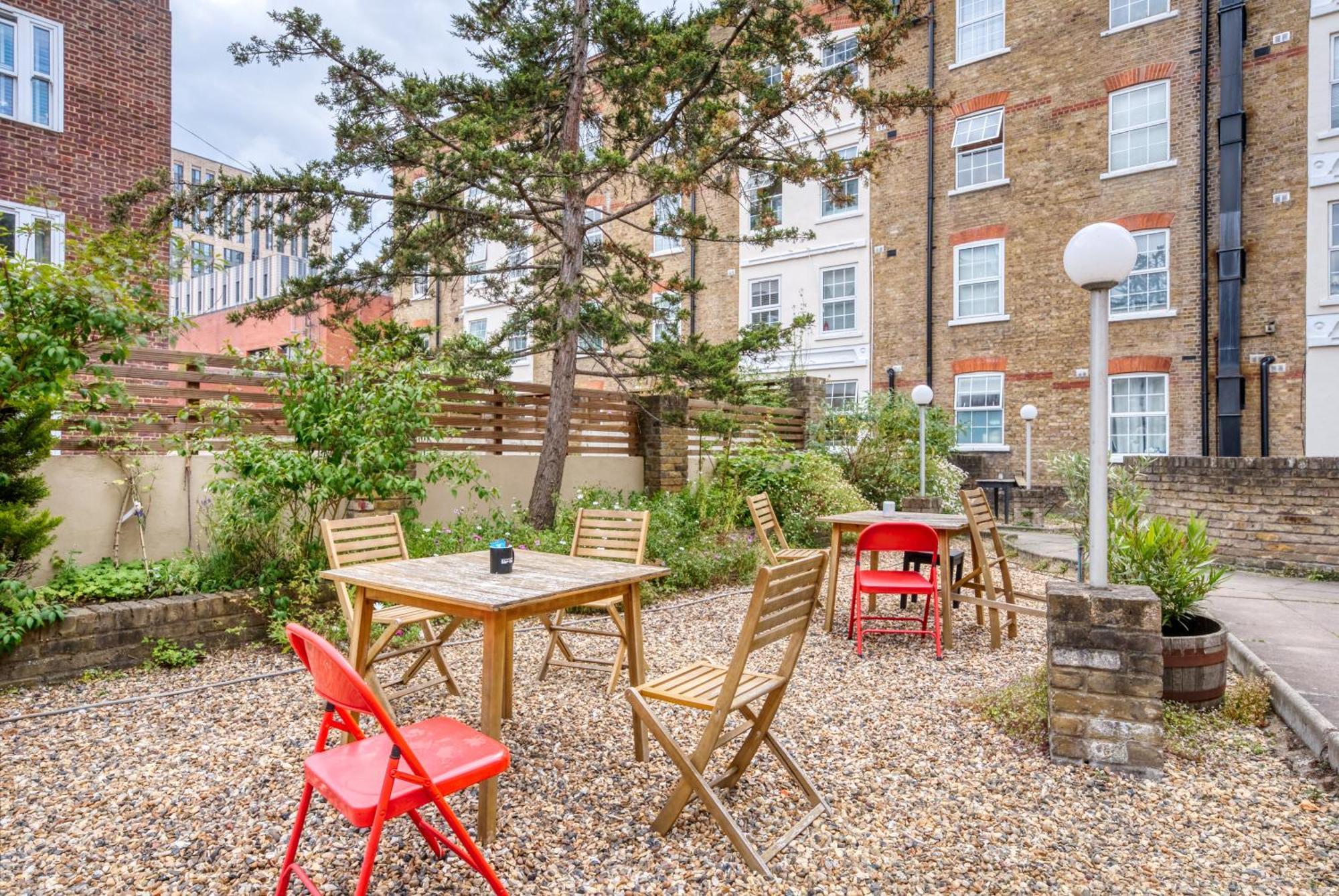 Chic 2 Bedroom Apartment Near Liverpool Street By Gold Stays London Bagian luar foto
